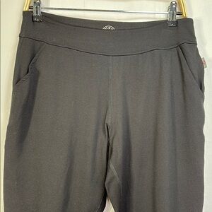 🦅 KOS USA Black Cropped knit pants